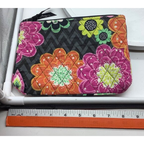 Vera Bradley Ziggy Zinnia Quilted Floral Zipper Pouch Wallet 6"x8.5" - Picture 4 of 5